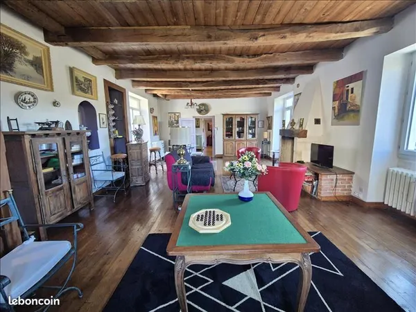 Maison 8 pièces 258 m²