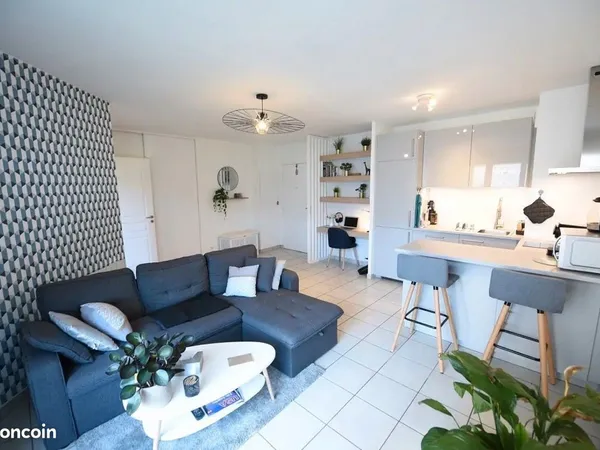 Bel appartement meublé avec balcon