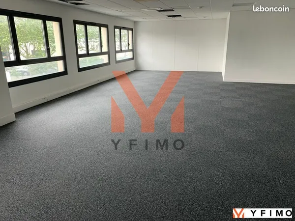 Bureaux 71 m² CHANTELOUP LES VIGNES