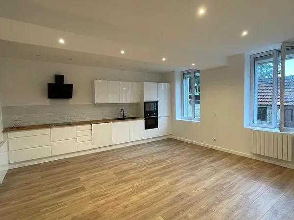 Maison de ville rénovée - 90 m² - 3 chambres - Jardin - Proche gare