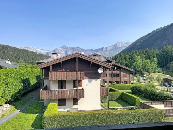 Appartement 3 chambres avec garage et vue Mont-Blanc proche télécabine du Prarion, Les Houches, à un