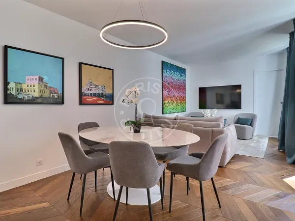 Loue appartement 50m² refait à neuf Rue de Rennes / Montparnasse