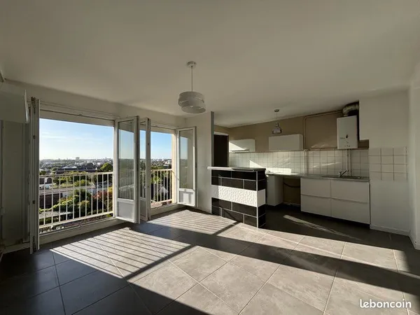 T3 de 55 m² avec parking, cave et ascenseur - La Chapelle-Saint-Luc (10600)
