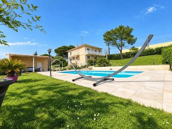 Maison 6 pièces 158 m²
