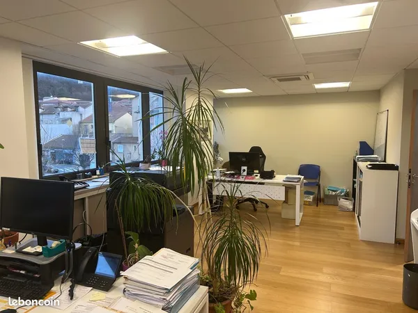 À LOUER - BUREAUX 188 m² - CENTRE-VILLE DE DIGNE-LES-BAINS
