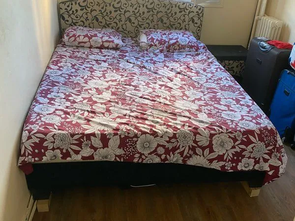Une chambre à loyer à Montreuil 93