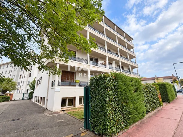 Bureau 114 m²