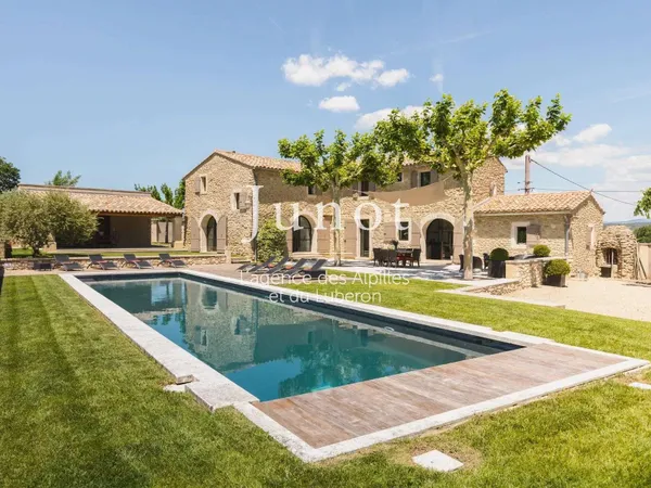 Maison 6 pièces 200 m²