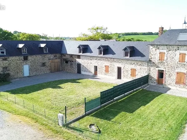Maison 330 m² Saint Berthevin