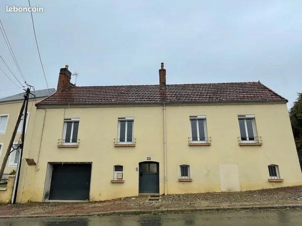 Maison de ville avec jardin clos