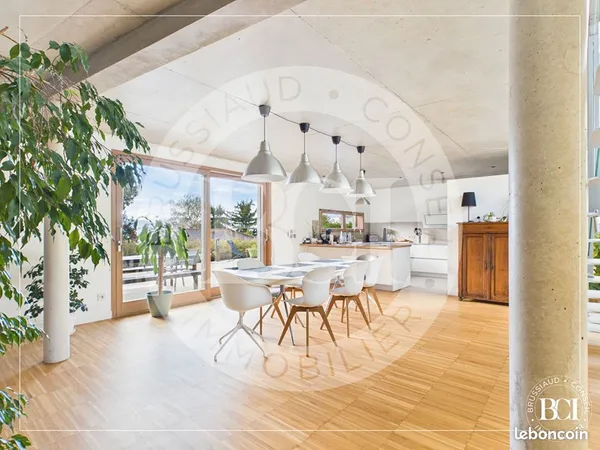 Villa 8 pièces 250 m²