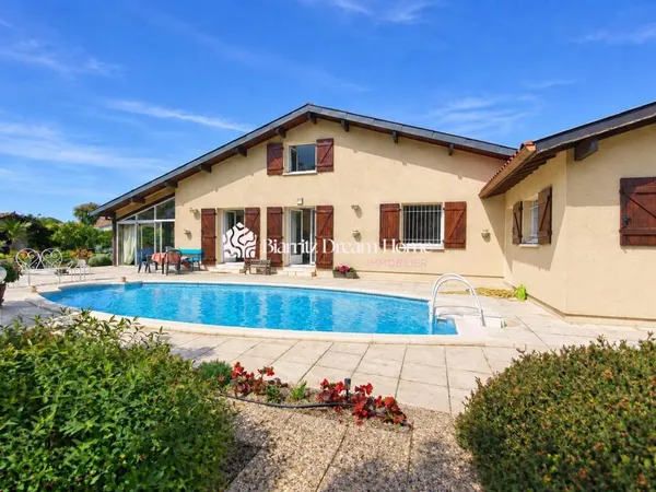 Vends maison - 160 m² - 6 pièces, 4 chambres - Tosse 40230