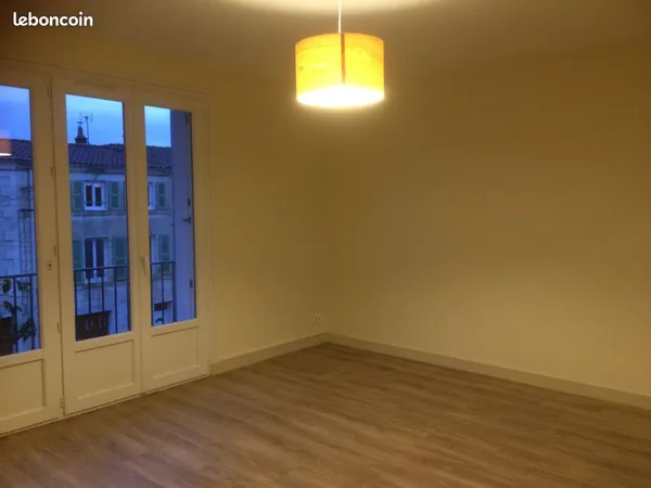 T1 bis de 31 m2, NIORT AVENUE ST JEAN PRES ECOLE INFIRMIERE