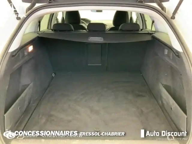 Peugeot 308 sw 1.6 bluehdi 120ch s&amp;s eat6 style — photo 8