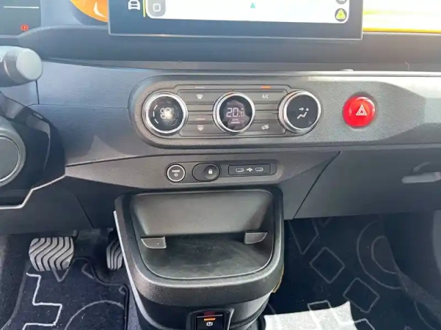 Renault Twingo e-tech electrique 80 ch autonomie urbaine — photo 12