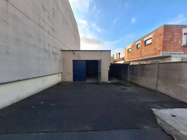 Entrepôt 55 m²