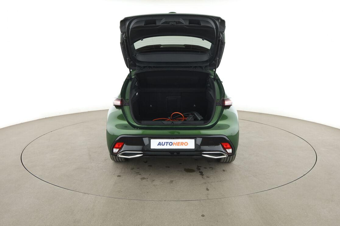 Peugeot 308 1.6 PHEV Allure Pack e-EAT8 — photo 15