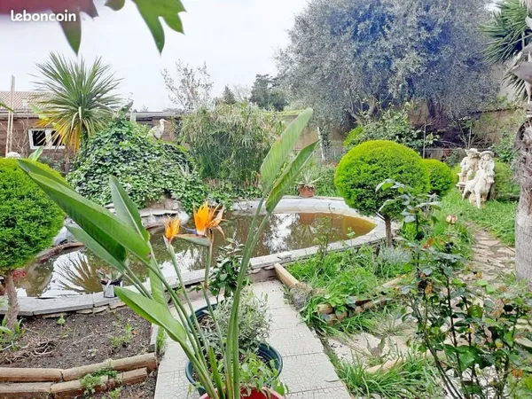 VIAS - IMMEUBLE AVEC TERRASSE ET JARDIN + LOGEMENT T3
