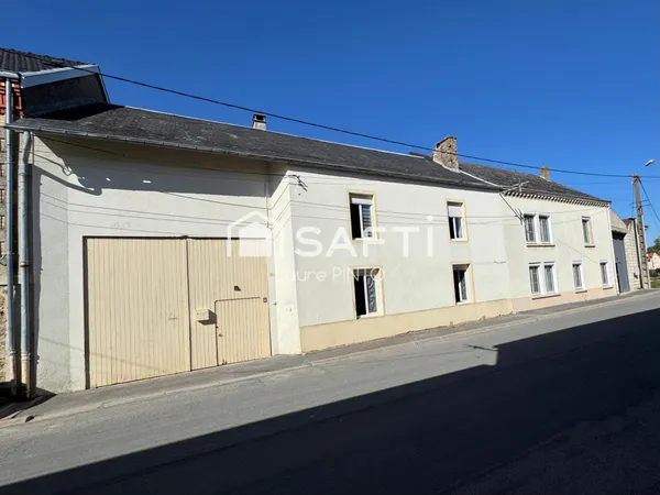 Maison de village avec cour et dépendance