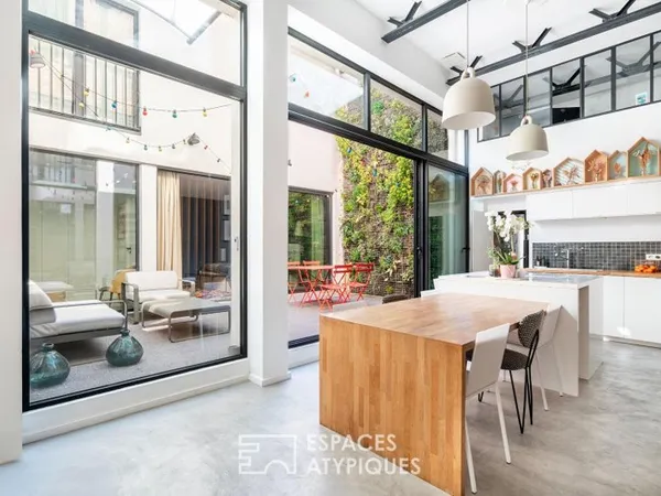 Loft avec patio dans une ancienne usine