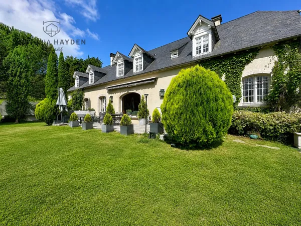 Maison 9 pièces 280 m²