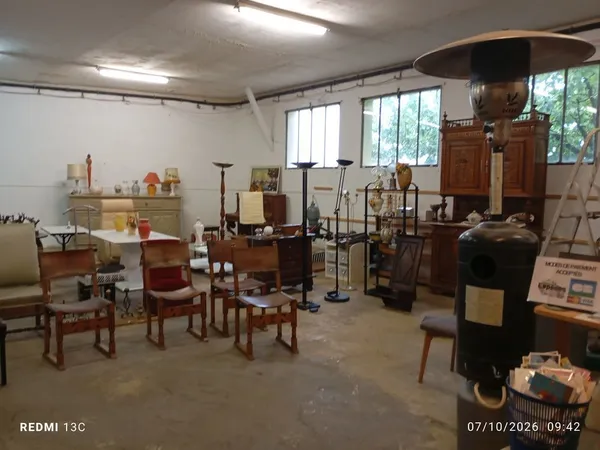 local pour brocanteur antiquaire ou autre