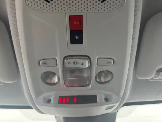 Peugeot 208 electrique 50 kwh 136ch — photo 19