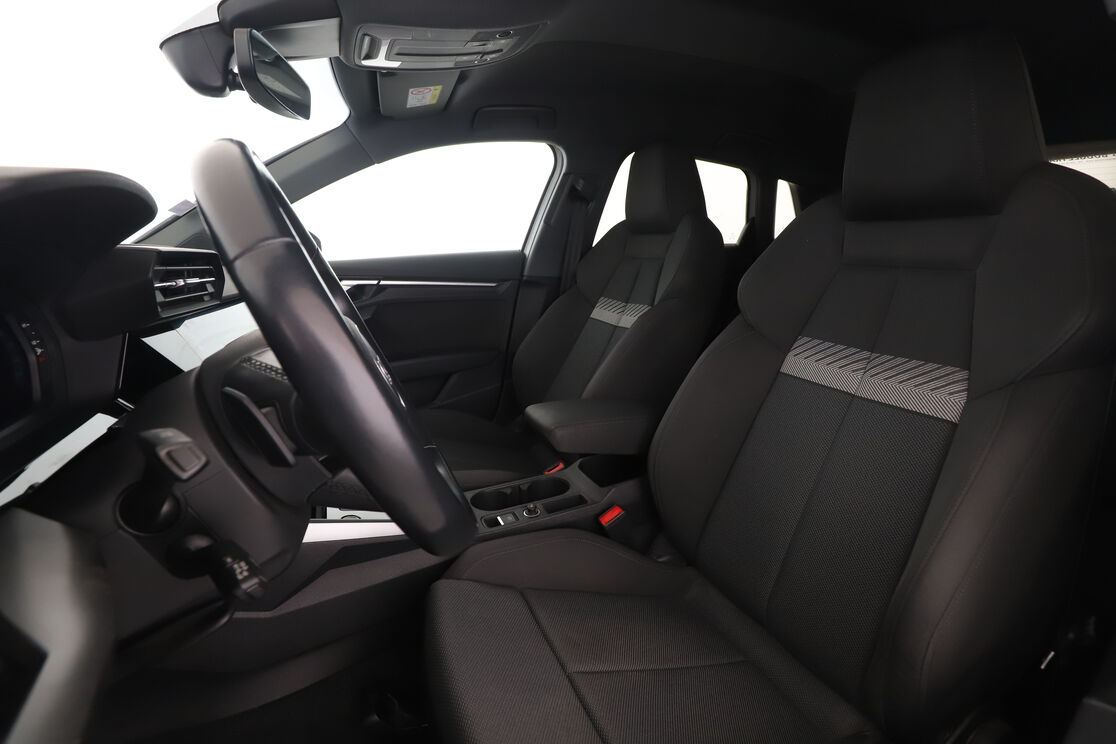 Audi A3 Sportback 45 TFSIe Competition S Tronic — photo 9