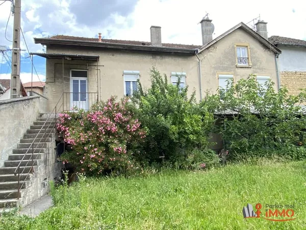 Maison de ville à rénover - Centre de Bourgoin-Jallieu