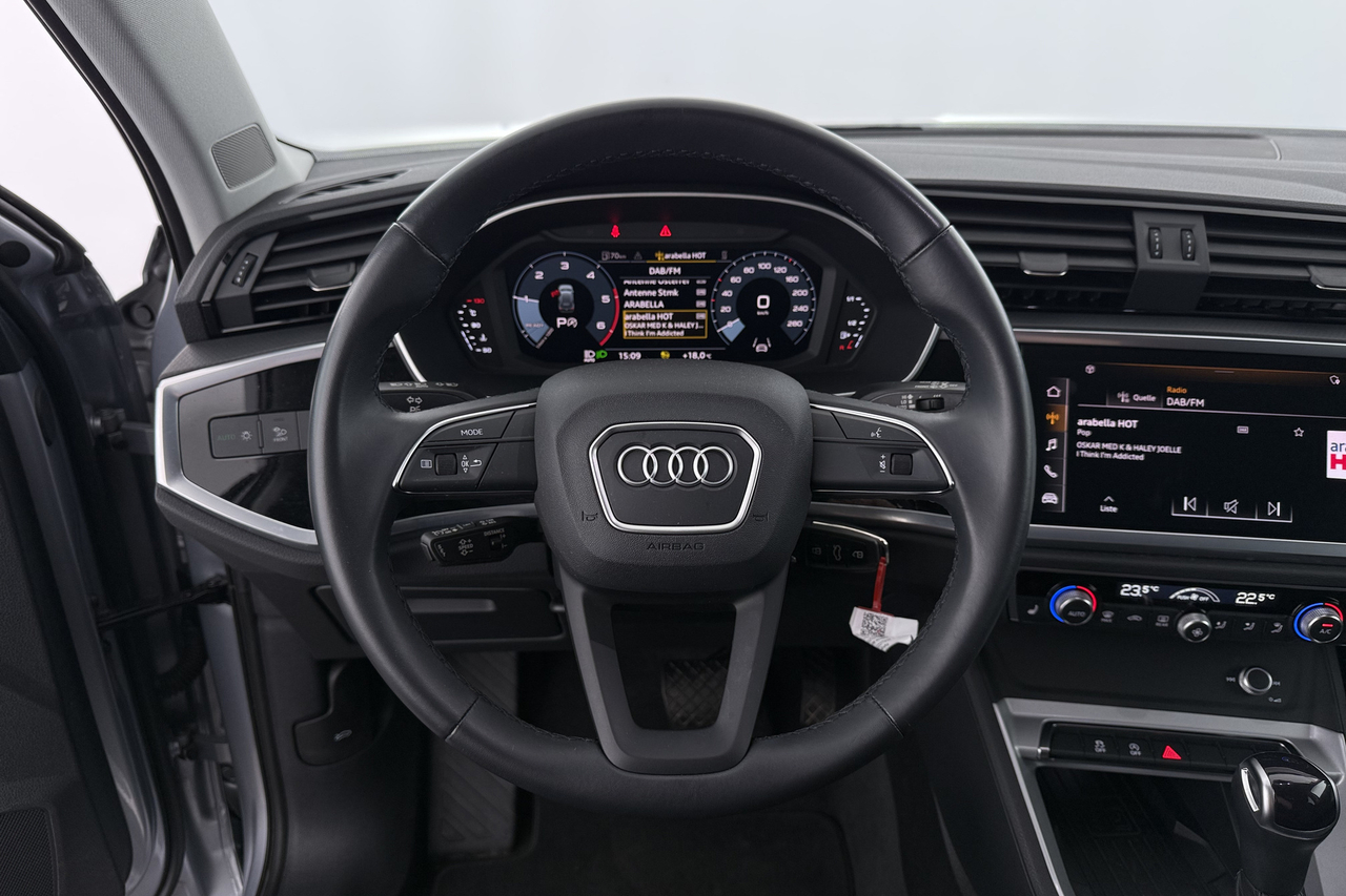 Audi Q3 — photo 21