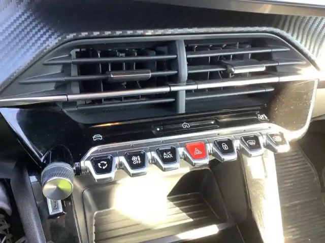 Peugeot 208 puretech 75 s&amp;s bvm5 — photo 43