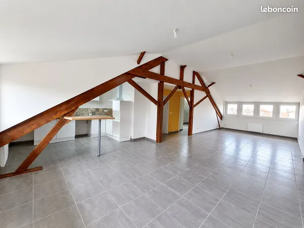 Appartement T3bis 90m², centre de Montpezat-de-Quercy