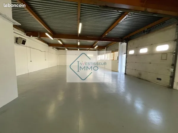 Local industriel 183 m²