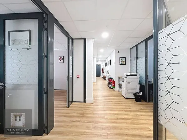 Bureaux 123 m²
