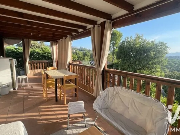 Terrain 310 m²