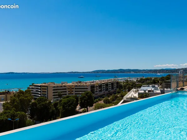 Appartement haut de gamme avec vue mer, terrasse, piscine rooftop et parking - Saint-Laurent-du-Var