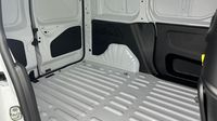 Peugeot Partner M Essence 110ch — photo 10