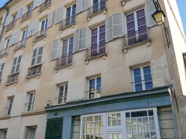 Studio 33 M² excellent emplacement dans Versailles proch château - Parfait état -
