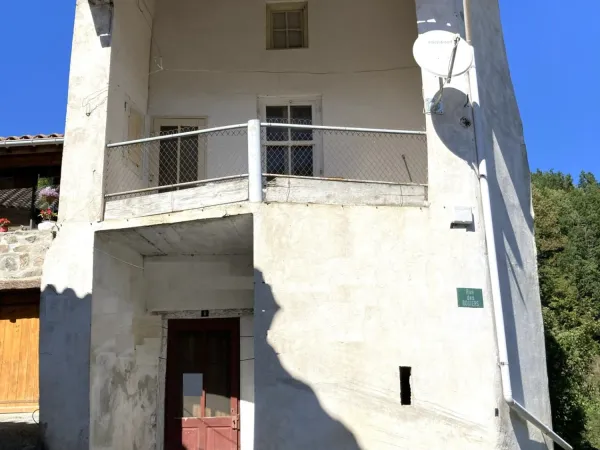 Maison traditionnelle à RENOVER 5 pièces - 69 m² hab. (105 utiles)
