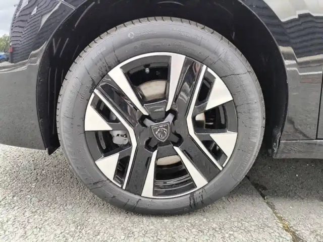 Peugeot 208 electrique 54 kwh 156ch — photo 13