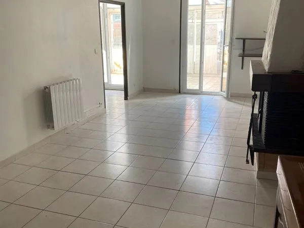 Grand T2 avec véranda et balcon