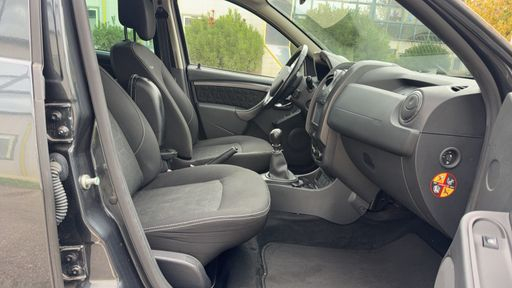Dacia Duster 1.5 dCI 110 - Prestige – 2015 – 149178 km – Diesel – Boîte Manuelle — photo 19