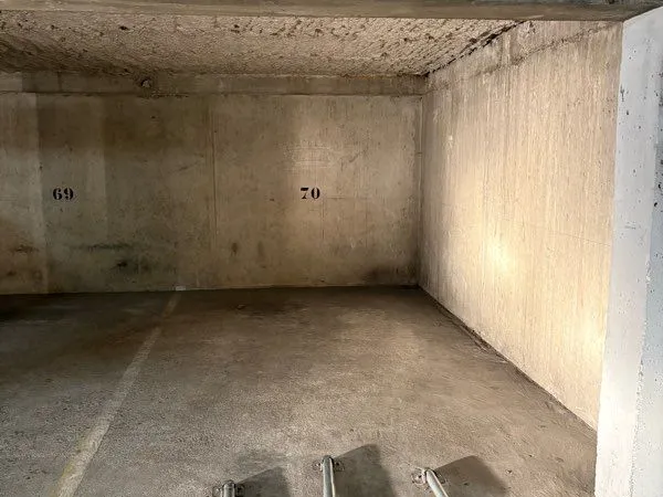 Place de parking couverte en sous-sol