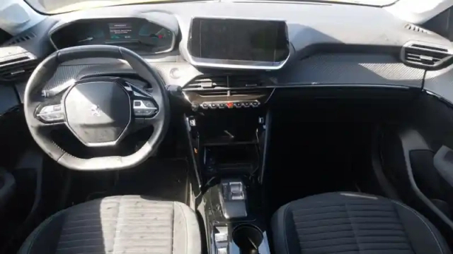 Peugeot 208 electrique 50 kwh 136ch — photo 9