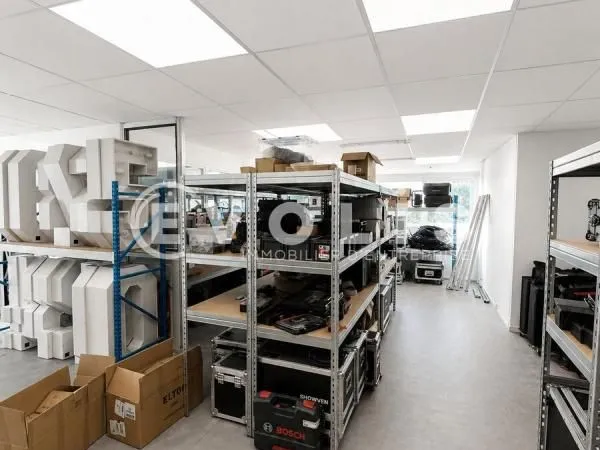 Local d'activité 167 m²
