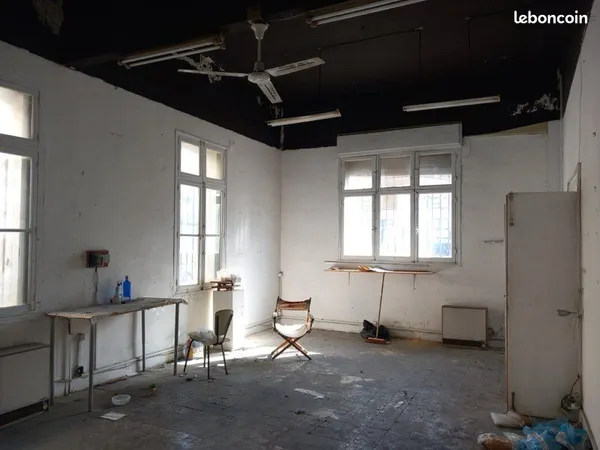 Atelier 100 m2 à louer