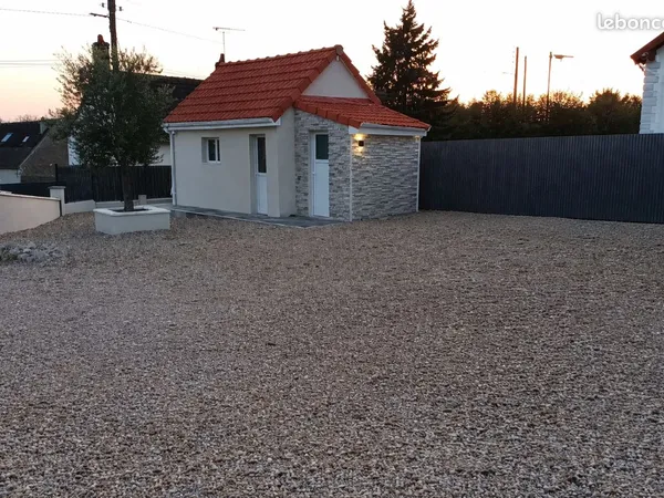 Maisonnette et terrain a bâtir