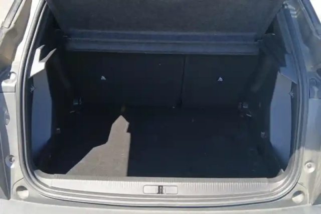Peugeot 2008 puretech 130 s&amp;s bvm6 — photo 9
