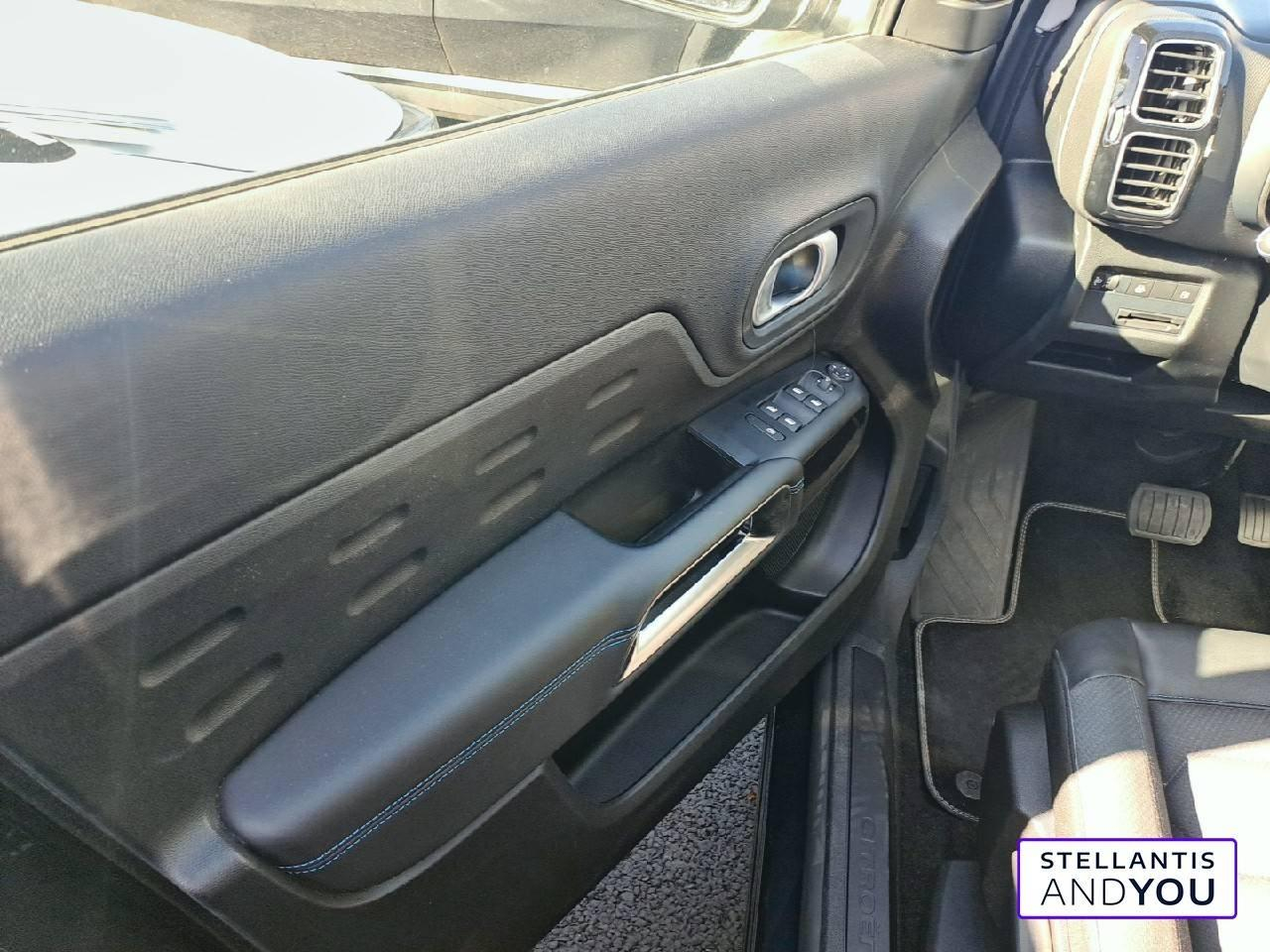 Citroën C5 Aircross hybride rechargeable 225 e-eat8 c-series — photo 8