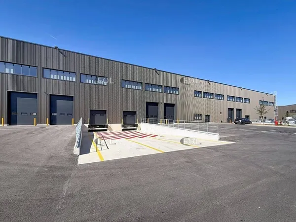 Local d'activité 2502 m²